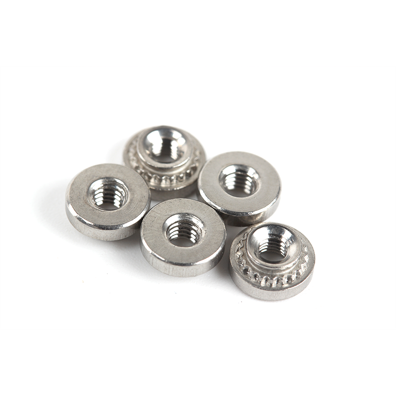 压铆螺母与钣金件锁固结构的科学解析